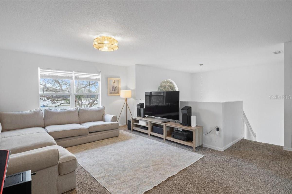 Image 15 of 32 For 673 Red Pepper Loop