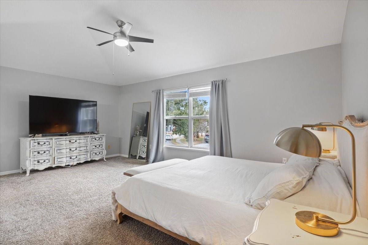 Image 16 of 32 For 673 Red Pepper Loop