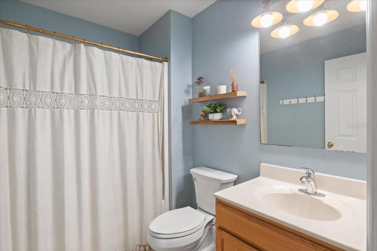 Image 25 of 32 For 673 Red Pepper Loop