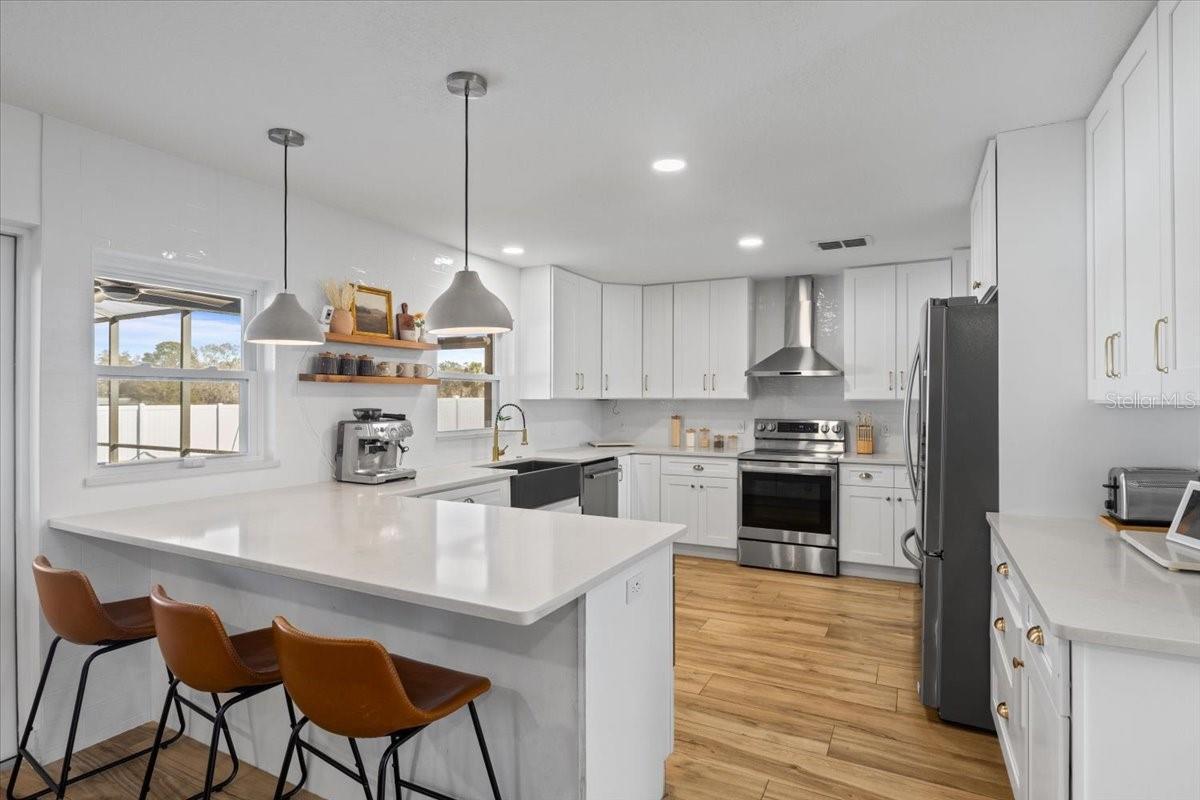 Image 3 of 32 For 673 Red Pepper Loop