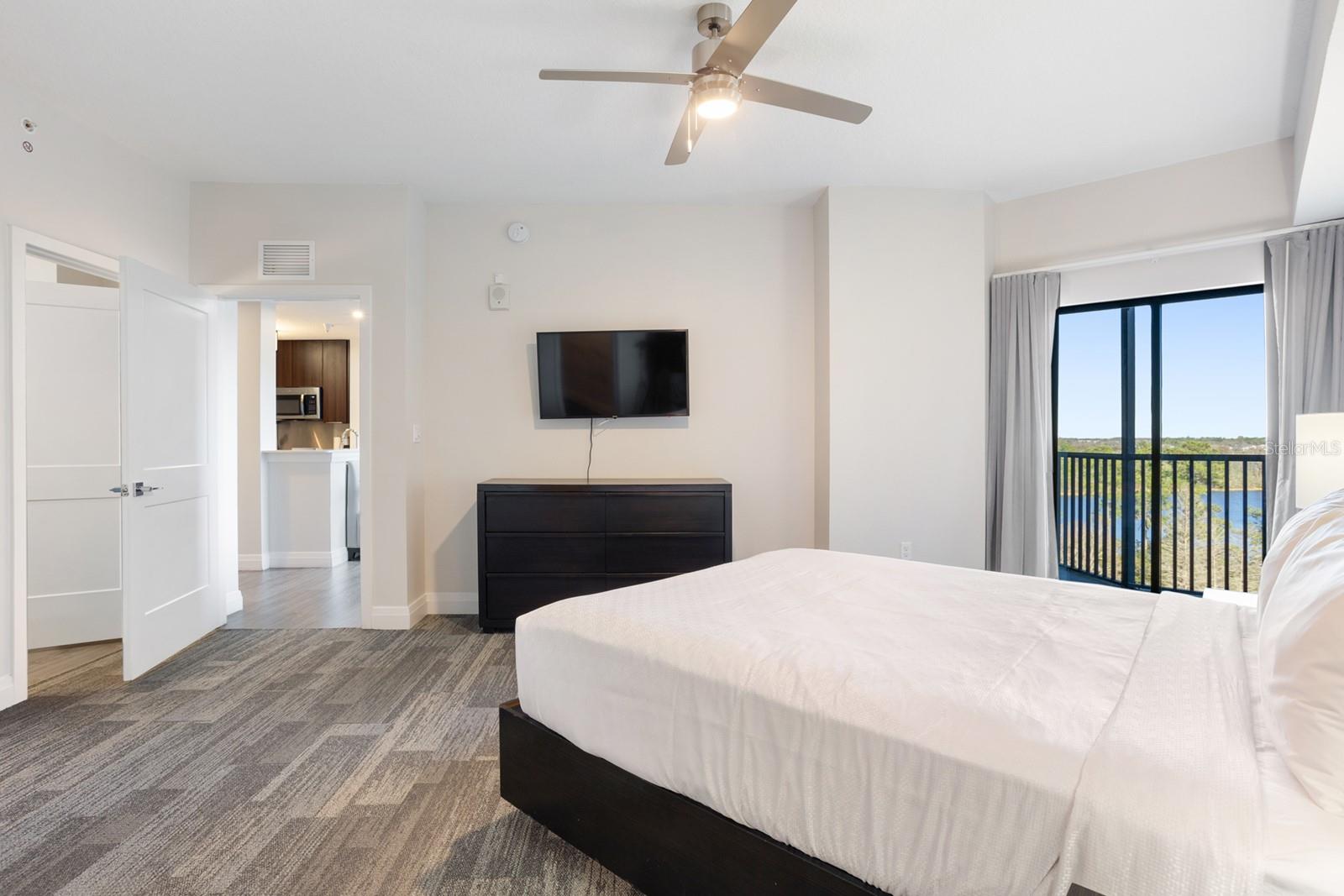Image 18 of 59 For 14501 Grove Resort Avenue 2714
