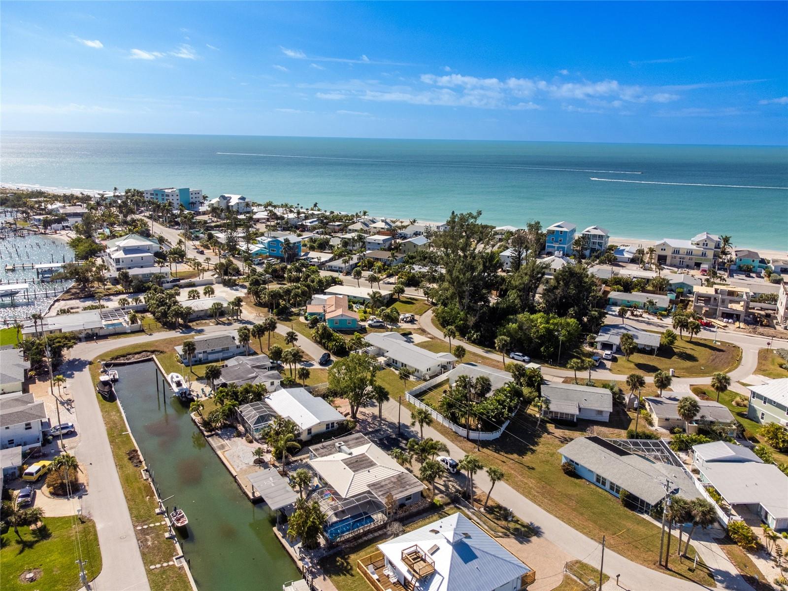 Image 12 of 21 For 1275 Holiday Drive