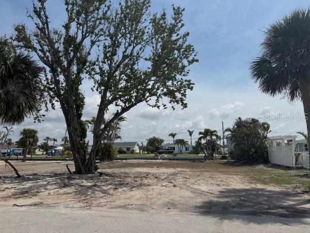 Image 7 of 21 For 1275 Holiday Drive