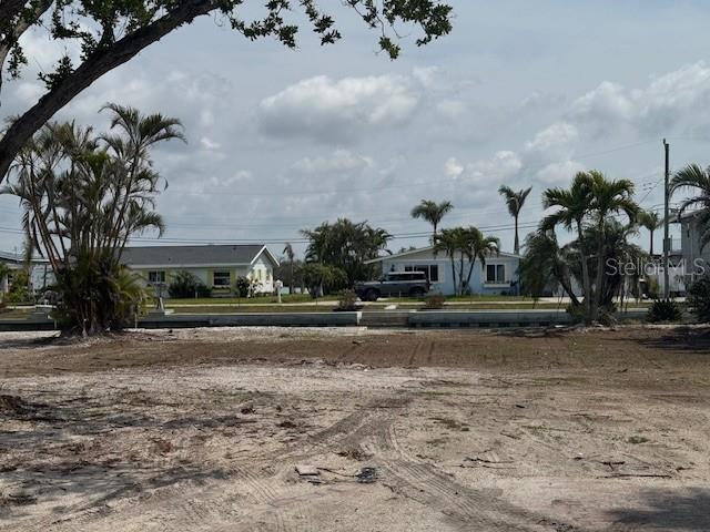 Image 8 of 21 For 1275 Holiday Drive