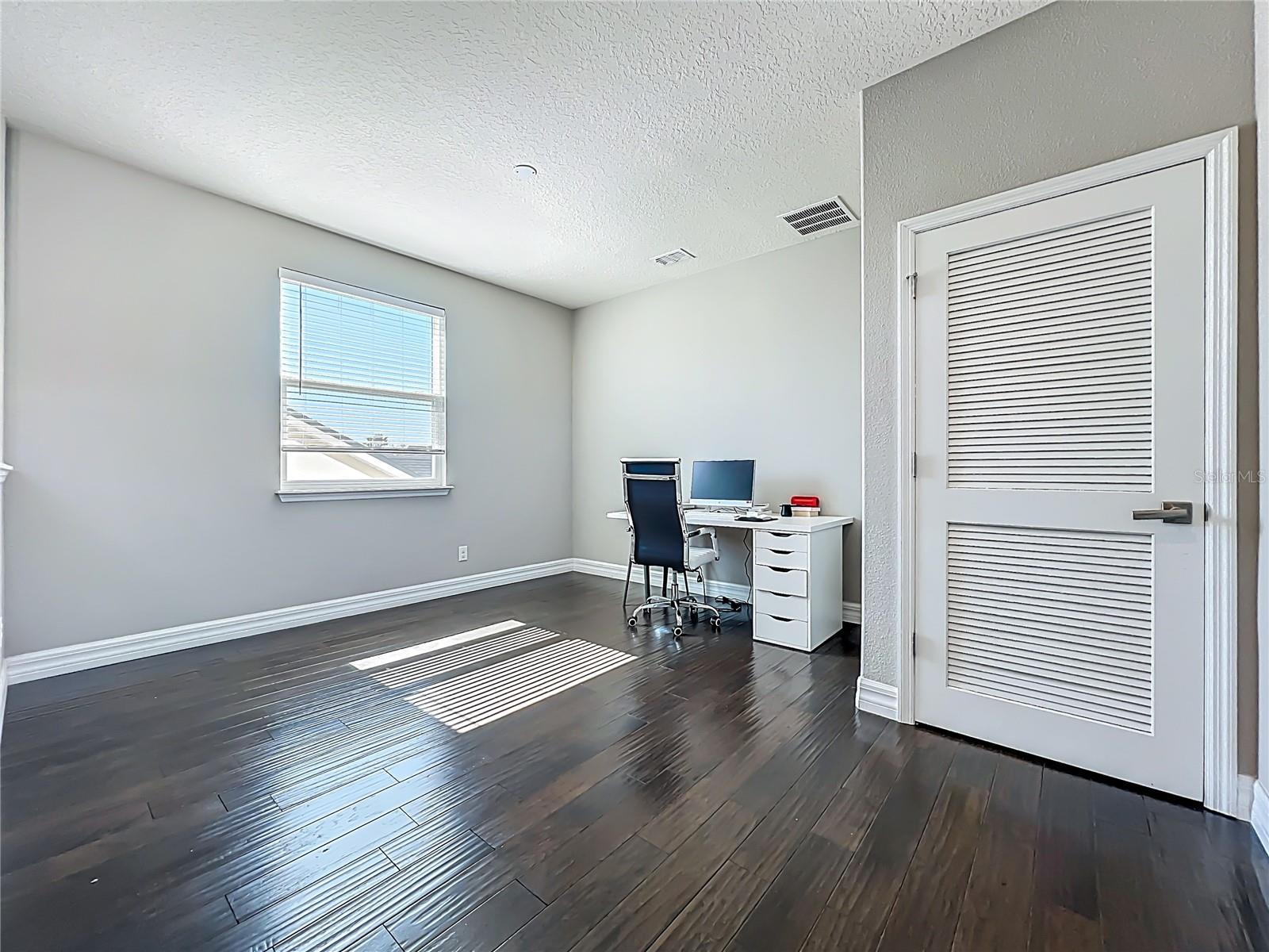 Image 28 of 66 For 4760 Silver Birch Way