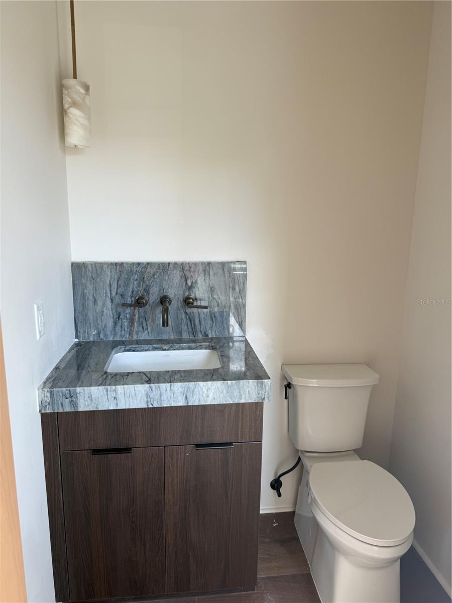 Image 12 of 12 For 301 Comstock Avenue