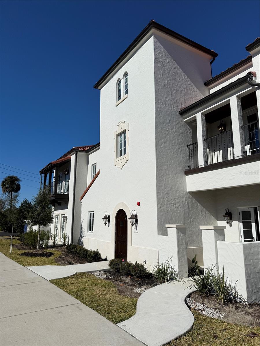 Image 4 of 12 For 301 Comstock Avenue