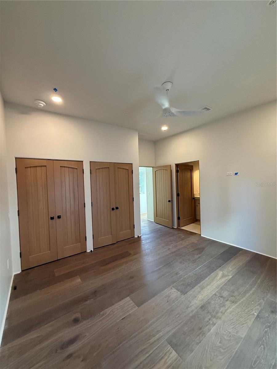 Image 9 of 12 For 301 Comstock Avenue