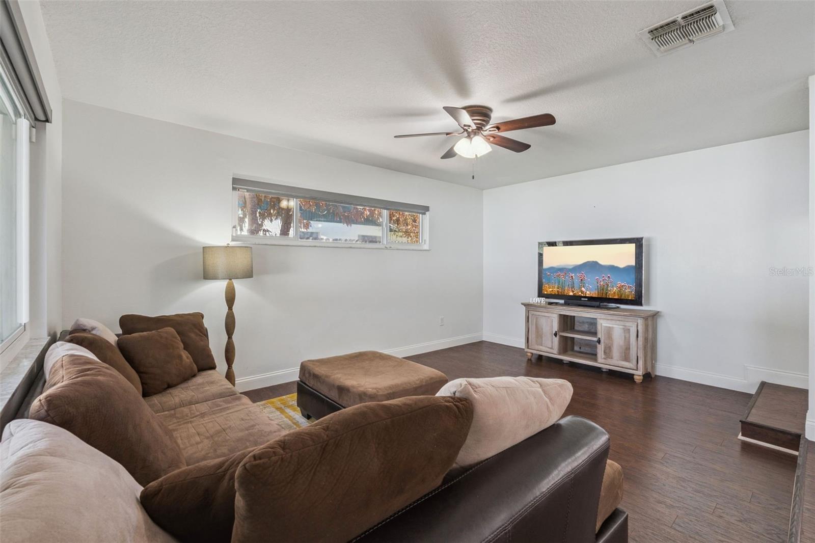 Image 15 of 42 For 6812 Tamarind Circle