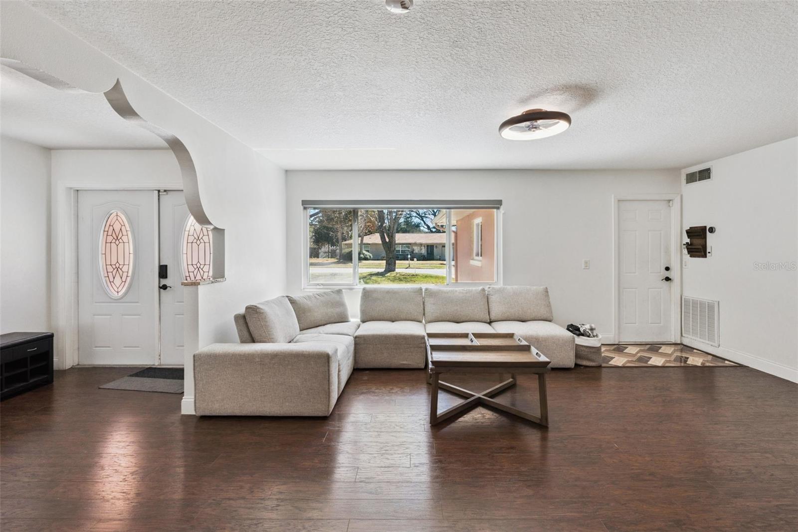 Image 8 of 42 For 6812 Tamarind Circle