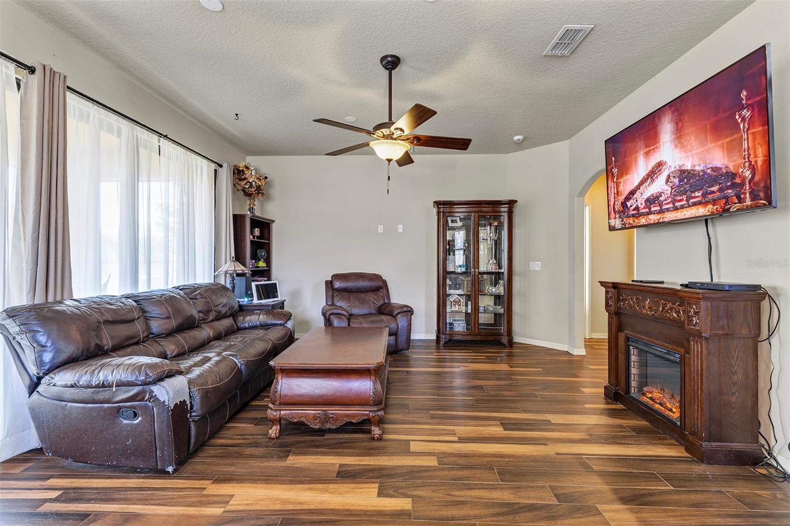 Image 14 of 44 For 10820 Wyandotte Drive