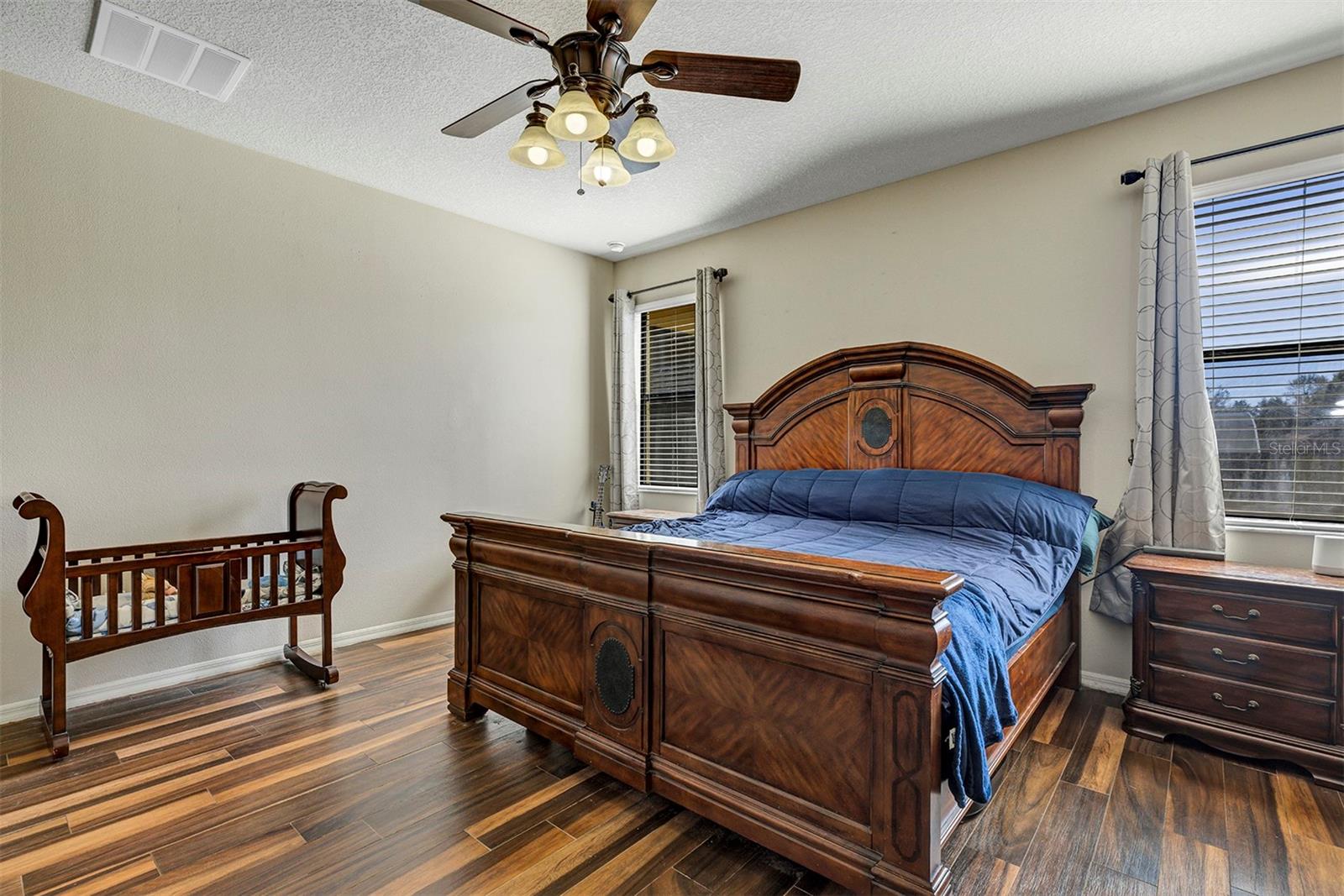 Image 17 of 44 For 10820 Wyandotte Drive