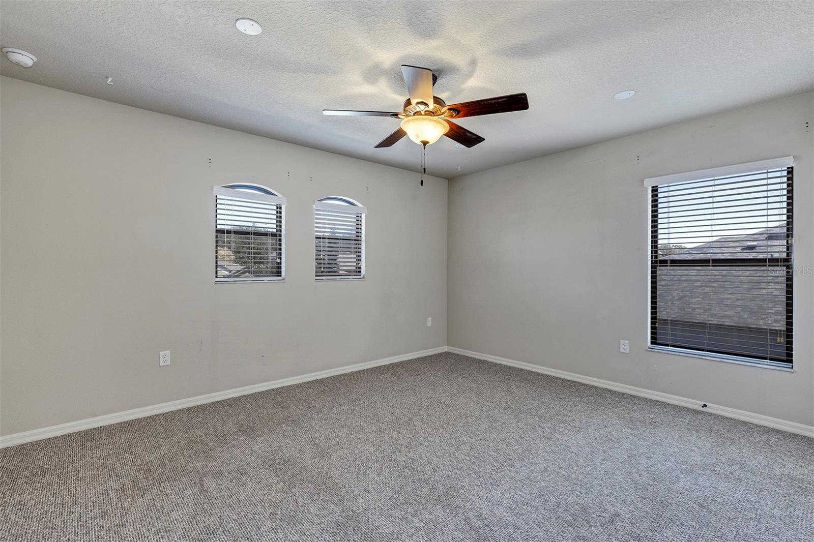 Image 37 of 44 For 10820 Wyandotte Drive