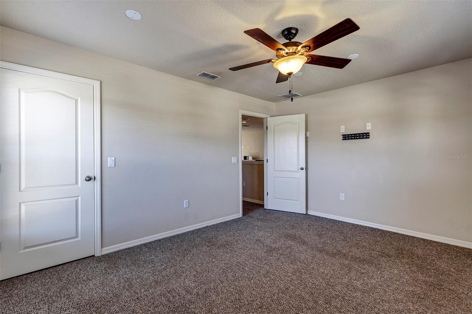 Image 39 of 44 For 10820 Wyandotte Drive