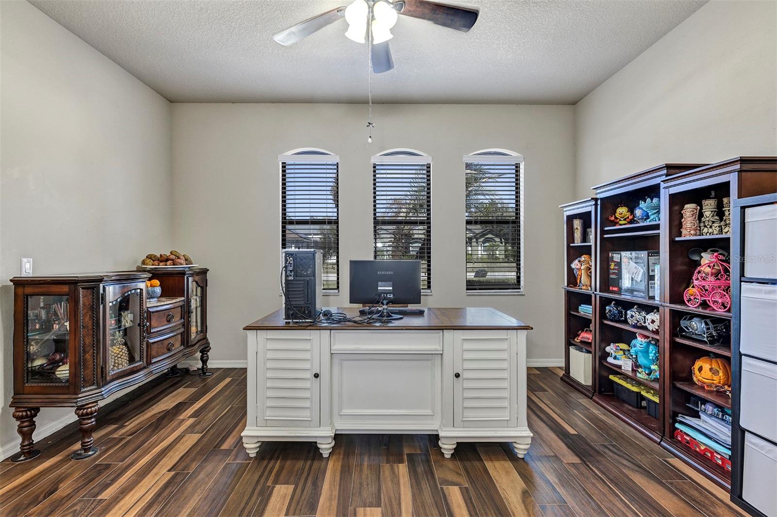 Image 6 of 44 For 10820 Wyandotte Drive