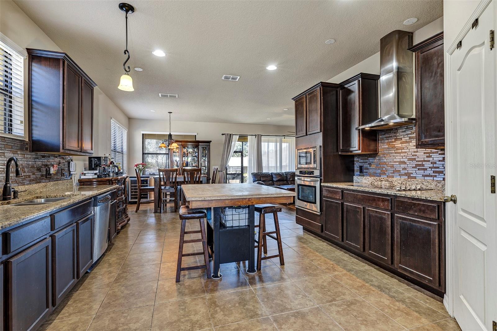 Image 8 of 44 For 10820 Wyandotte Drive