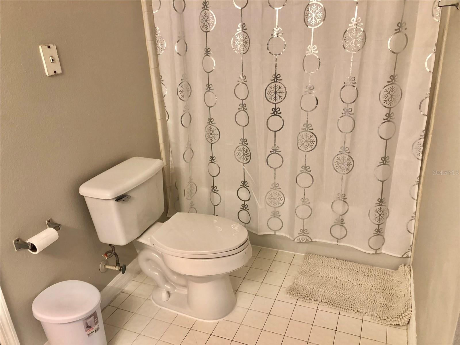 Image 13 of 32 For 5542 Metrowest Boulevard 104