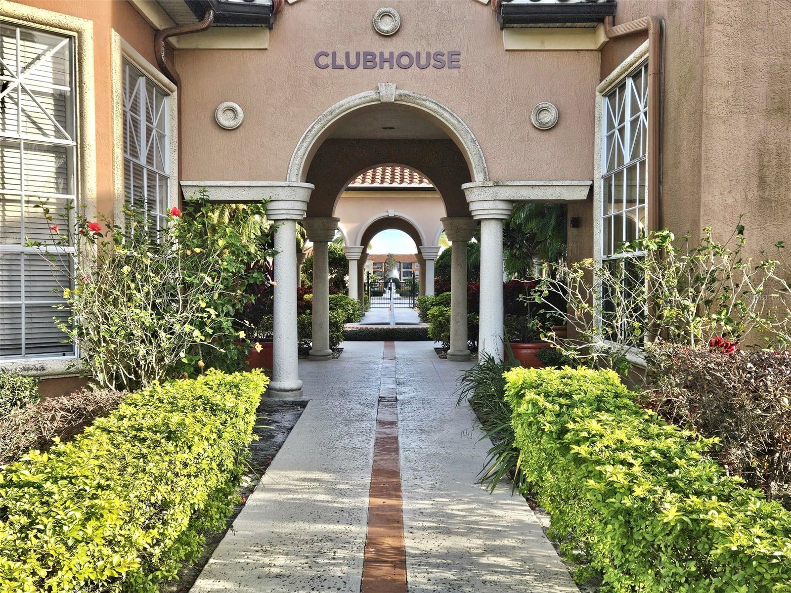 Image 20 of 32 For 5542 Metrowest Boulevard 104