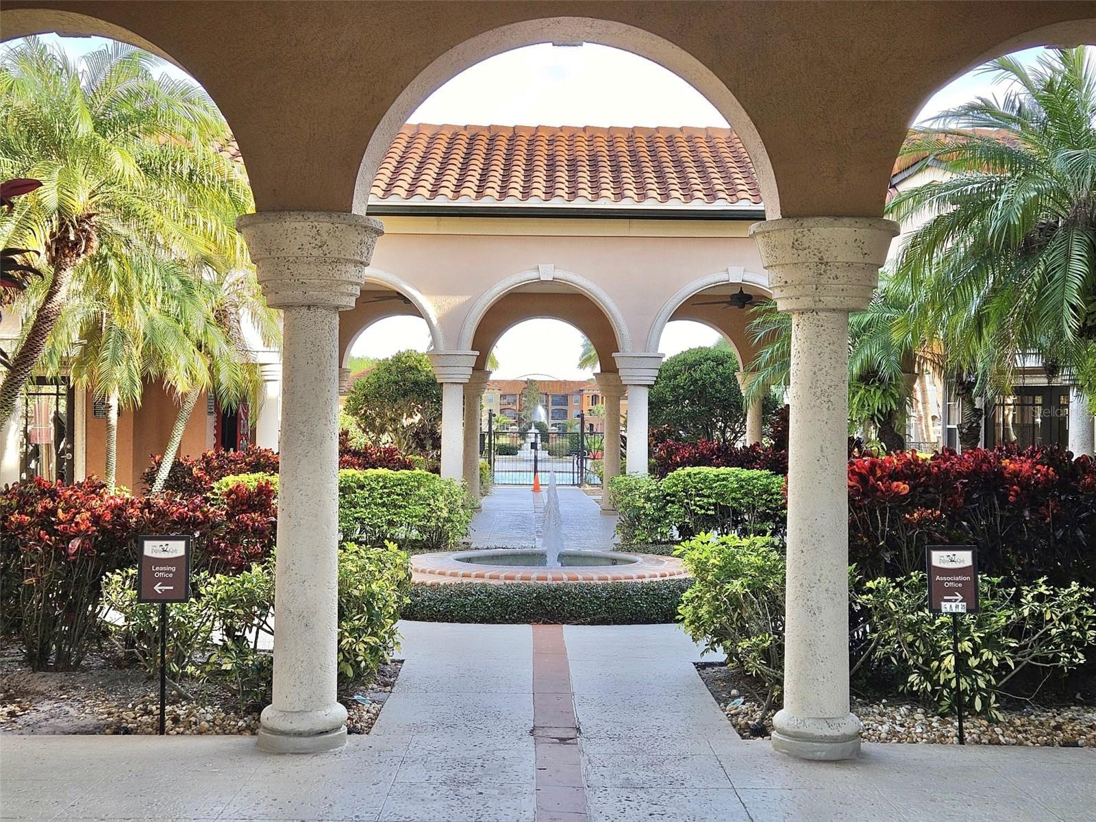 Image 21 of 32 For 5542 Metrowest Boulevard 104