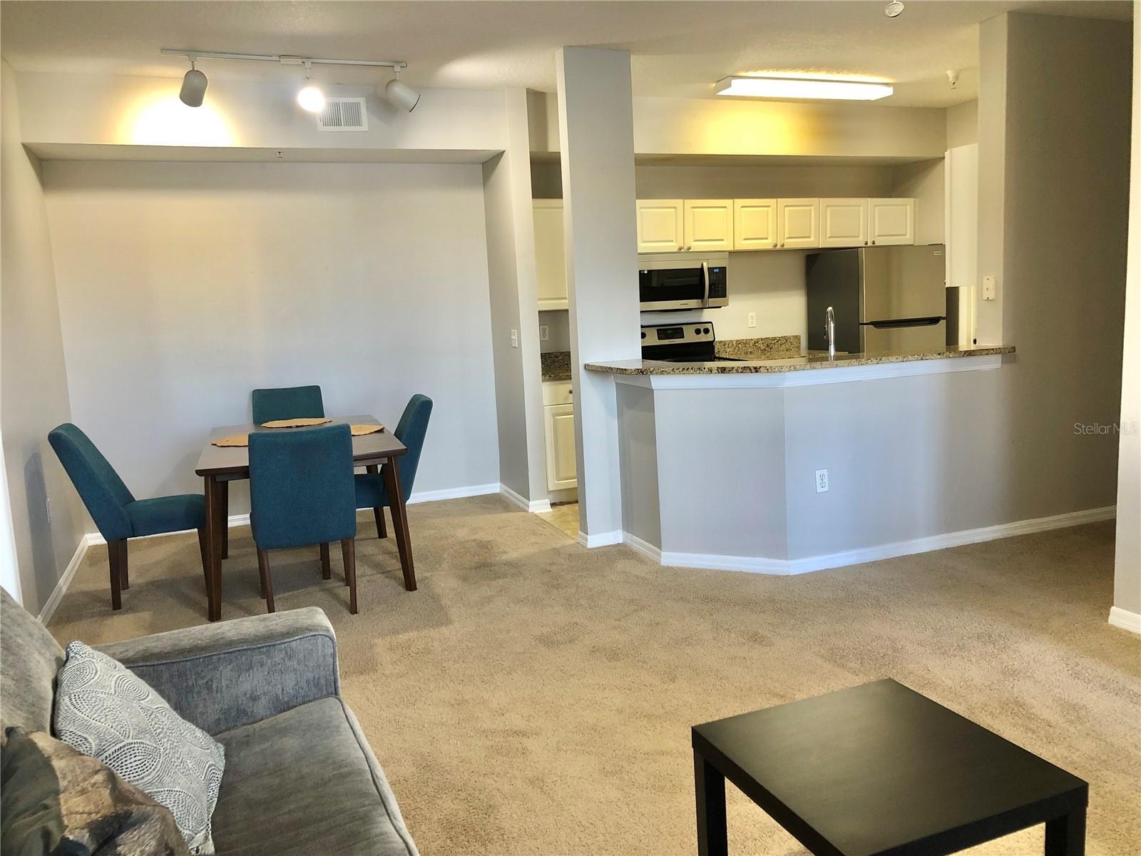 Image 5 of 32 For 5542 Metrowest Boulevard 104