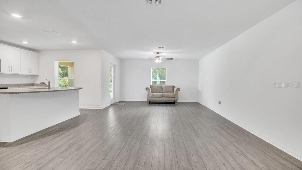 Image 9 of 36 For 12958 Del Lago Drive