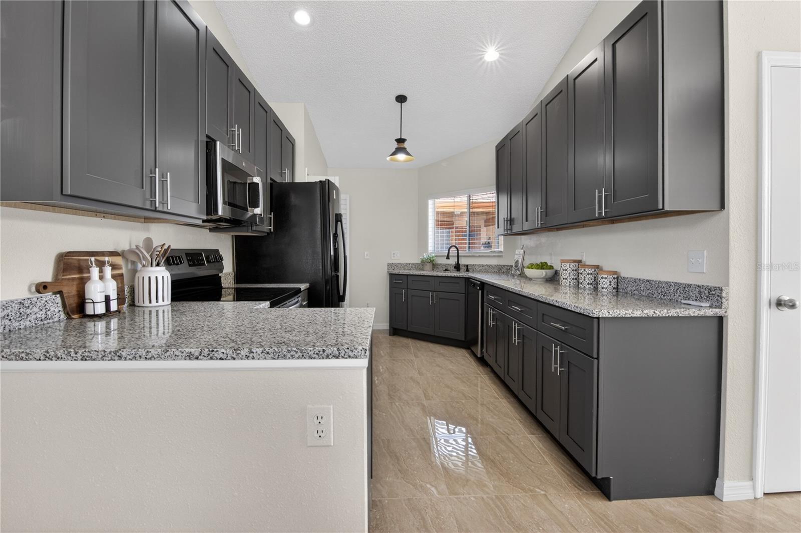 Image 11 of 39 For 1484 Avleigh Circle