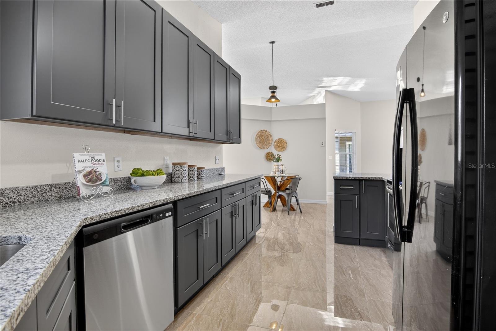 Image 14 of 39 For 1484 Avleigh Circle