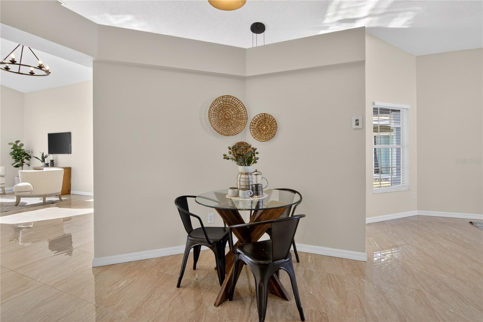 Image 15 of 39 For 1484 Avleigh Circle