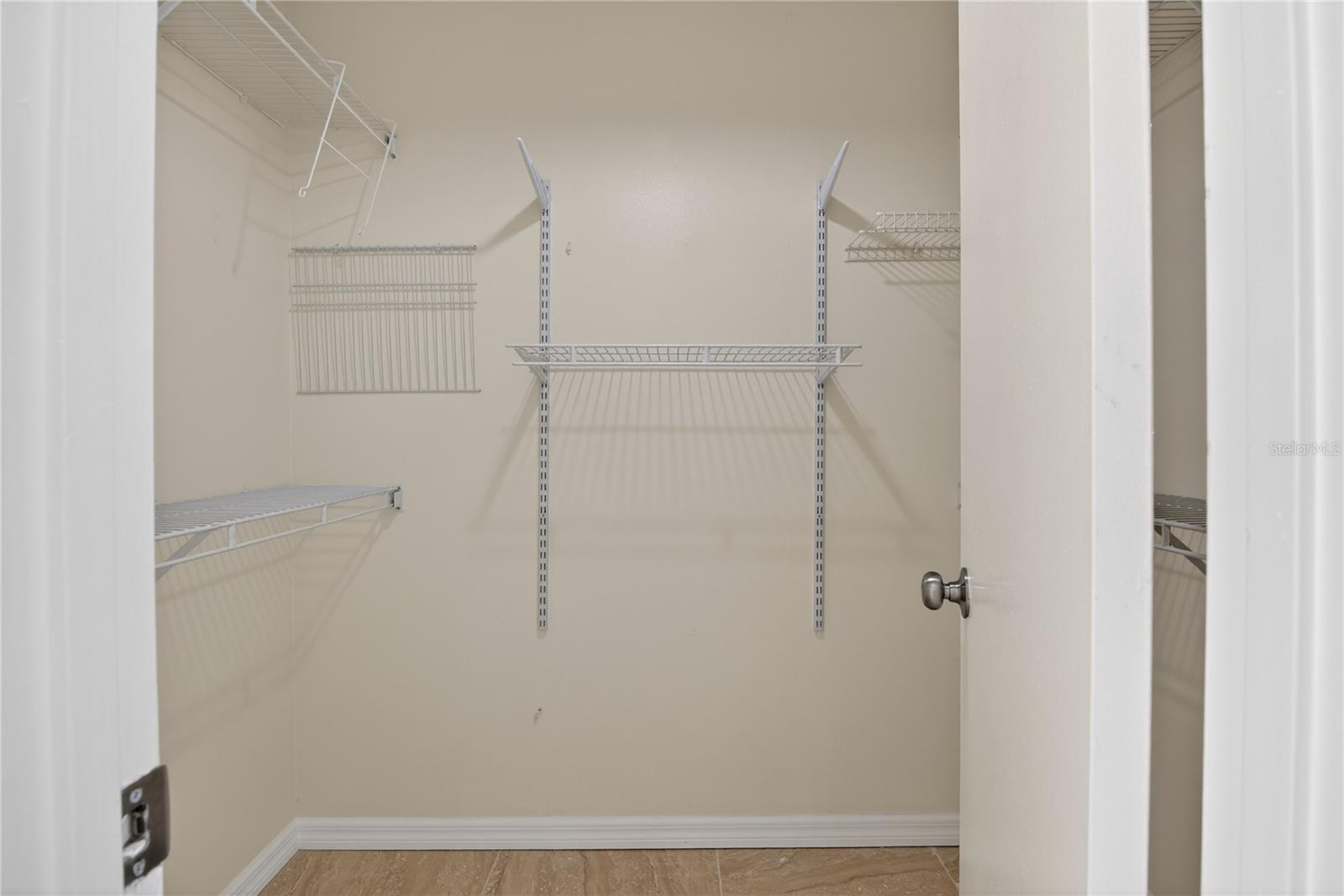 Image 28 of 39 For 1484 Avleigh Circle