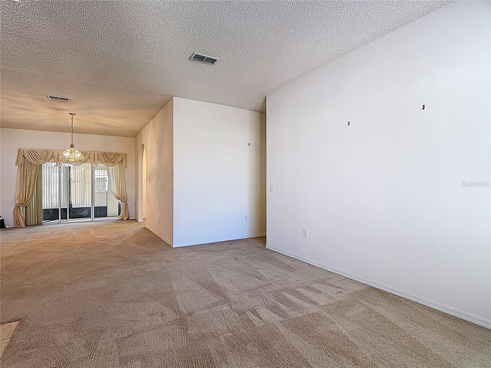 Image 10 of 63 For 309 Aylesbury Court