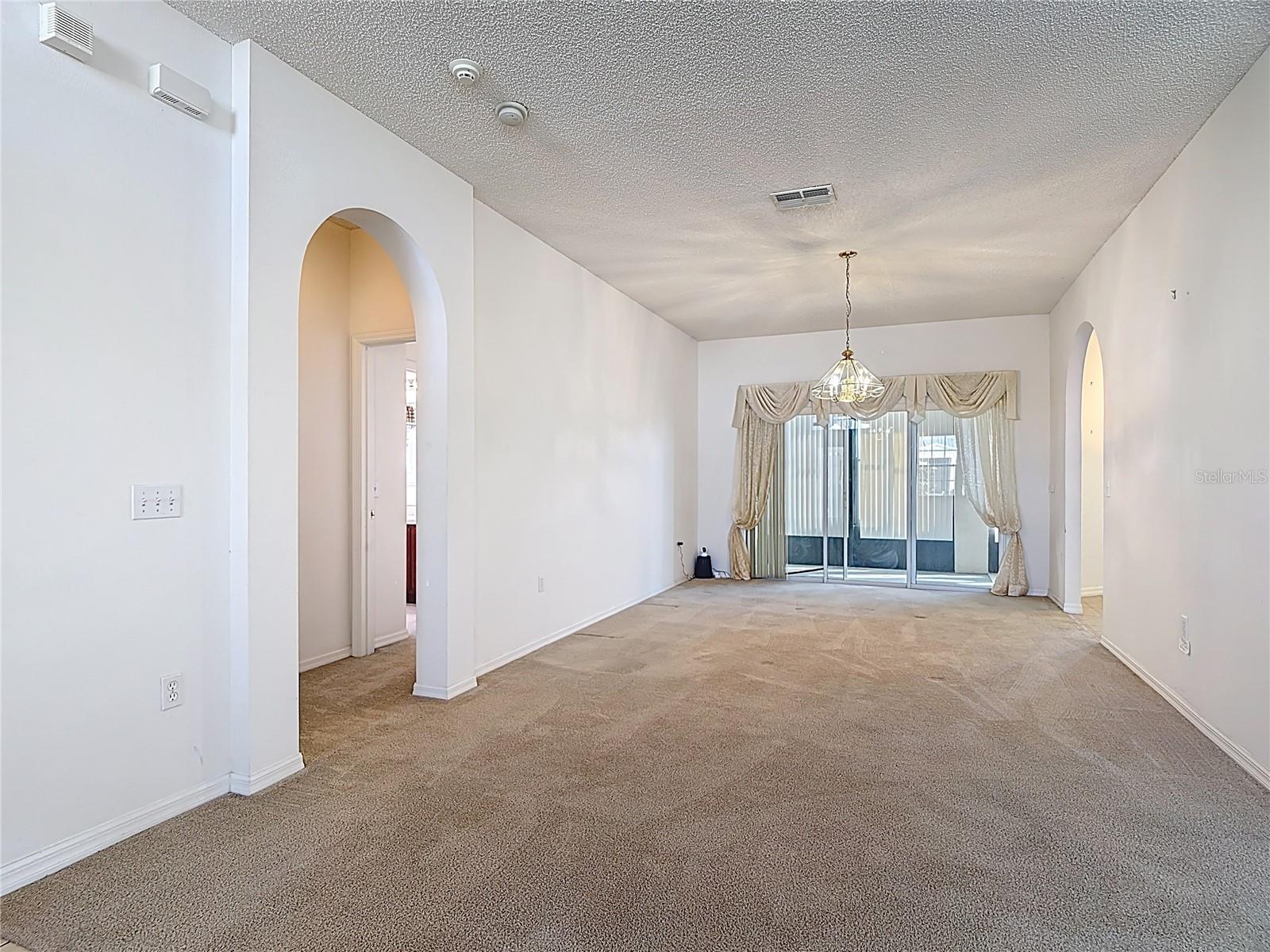 Image 11 of 63 For 309 Aylesbury Court