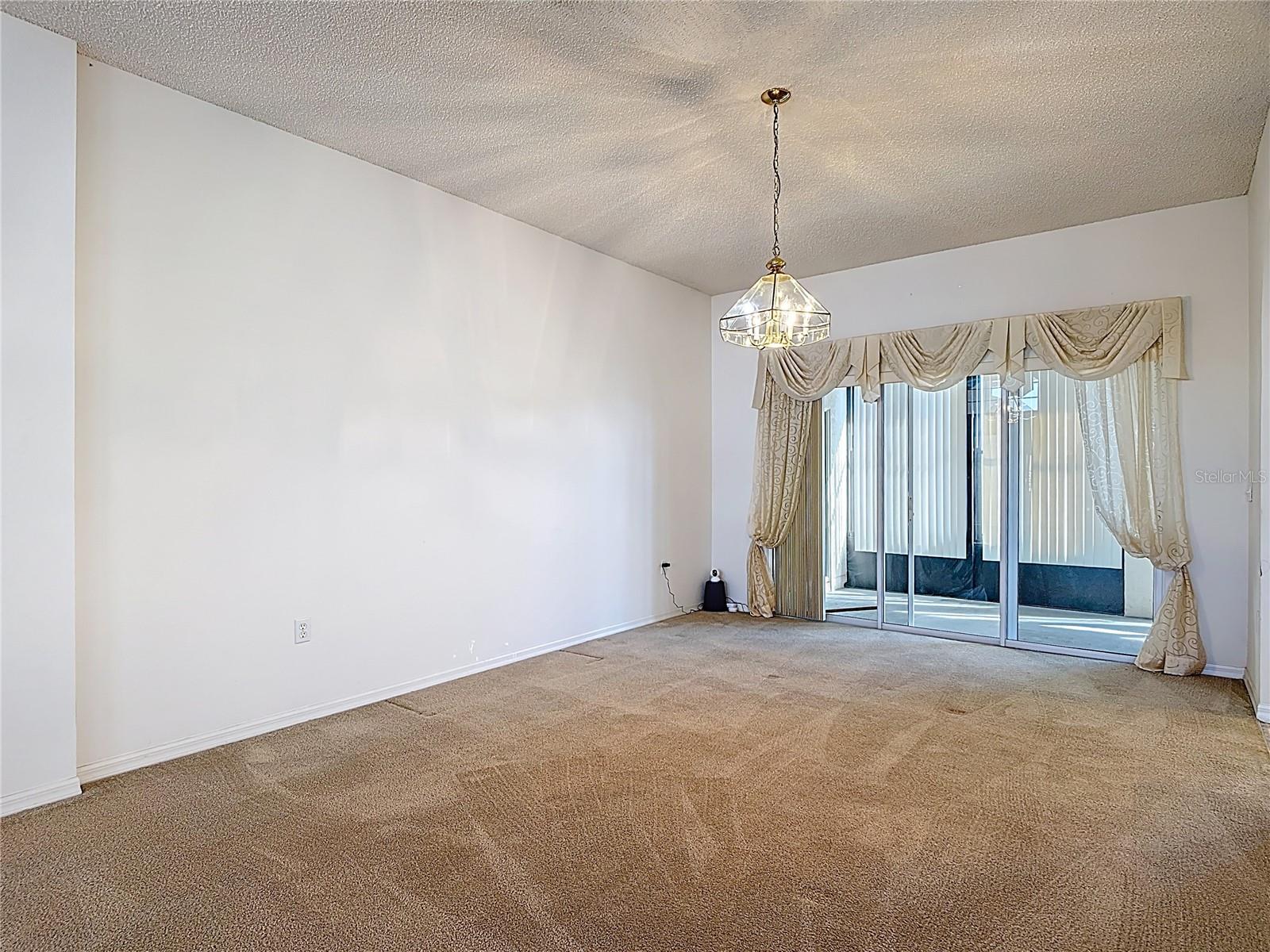 Image 13 of 63 For 309 Aylesbury Court