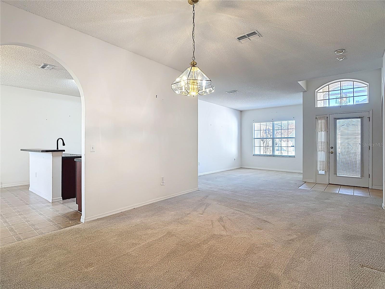 Image 14 of 63 For 309 Aylesbury Court