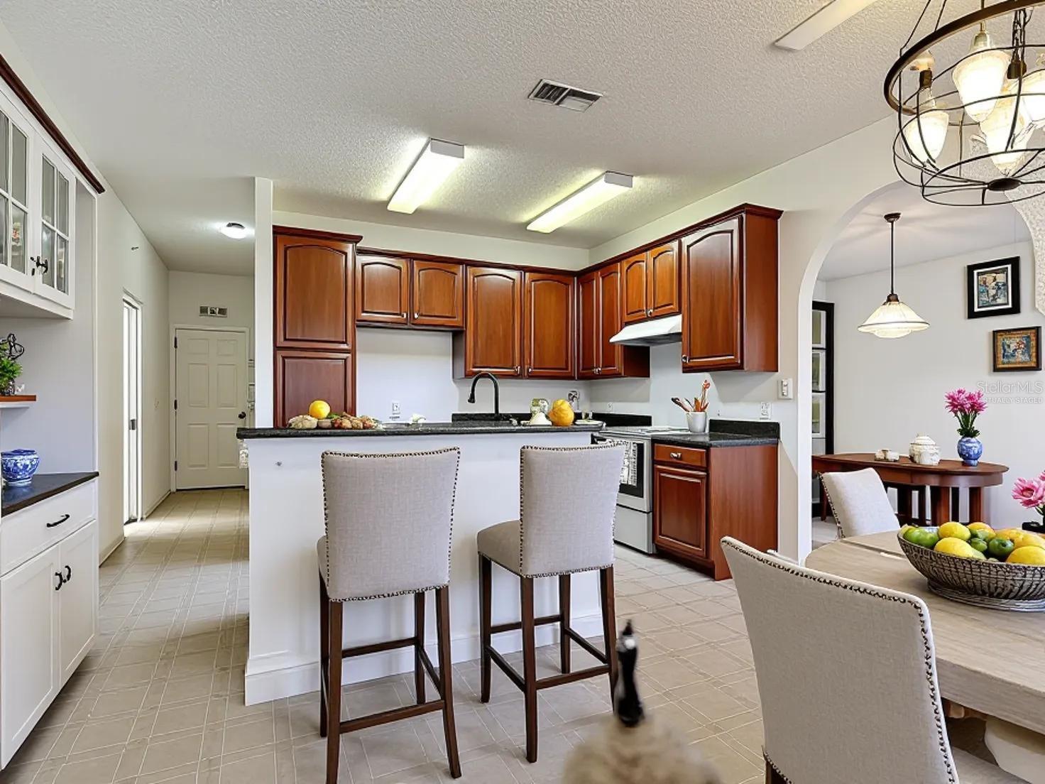 Image 18 of 63 For 309 Aylesbury Court