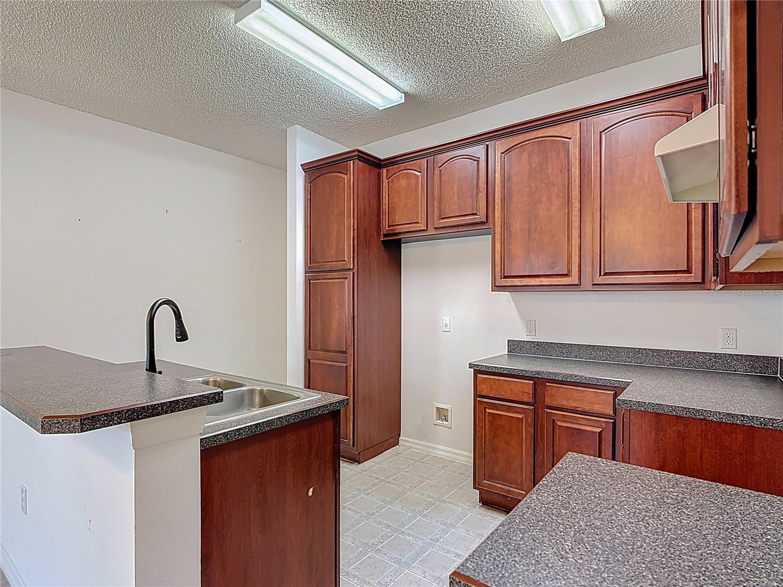 Image 19 of 63 For 309 Aylesbury Court