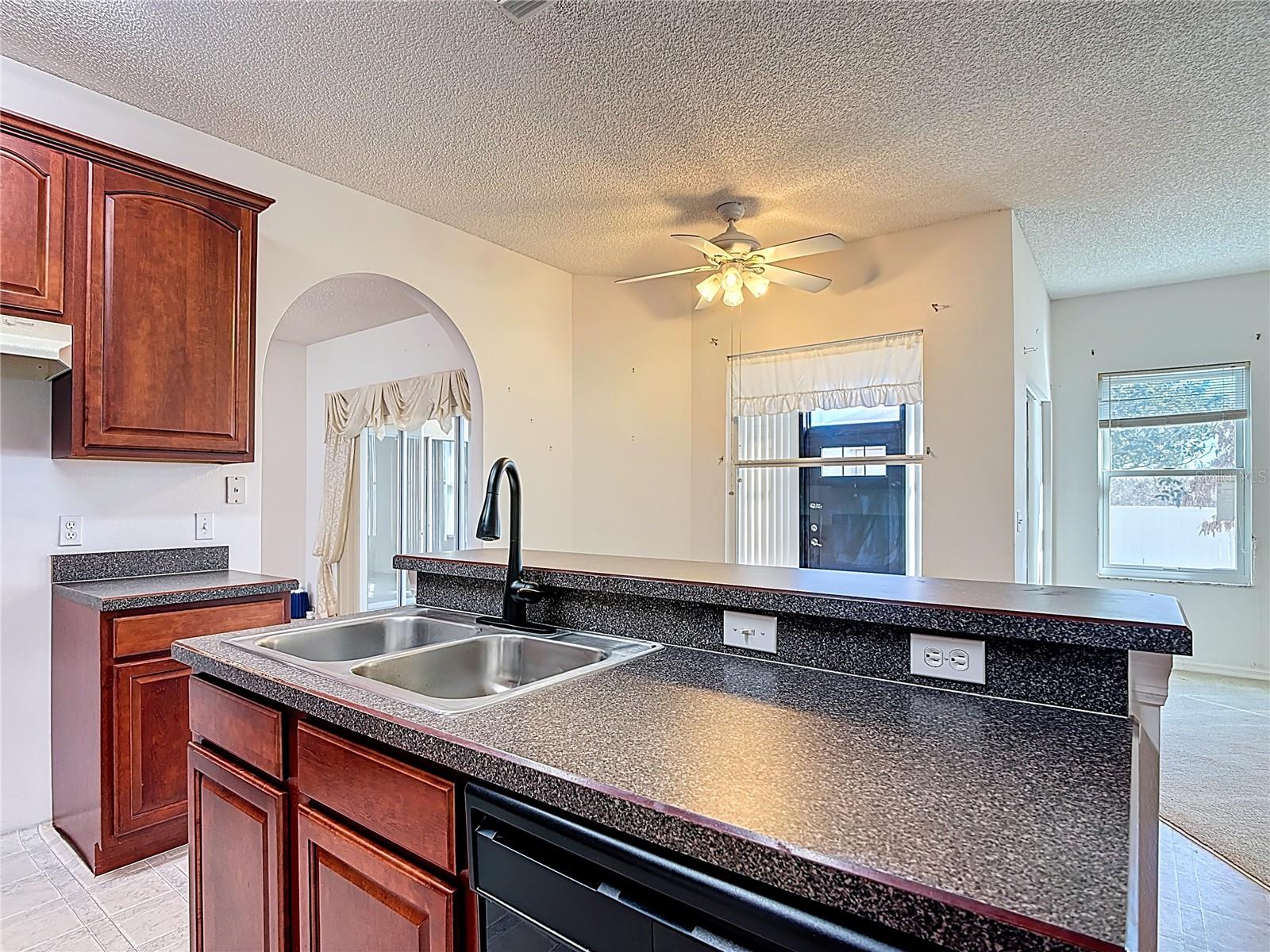 Image 22 of 63 For 309 Aylesbury Court