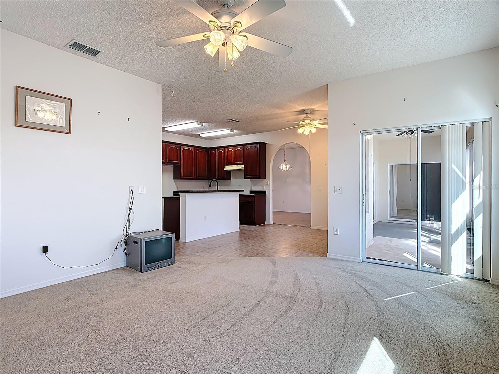 Image 29 of 63 For 309 Aylesbury Court