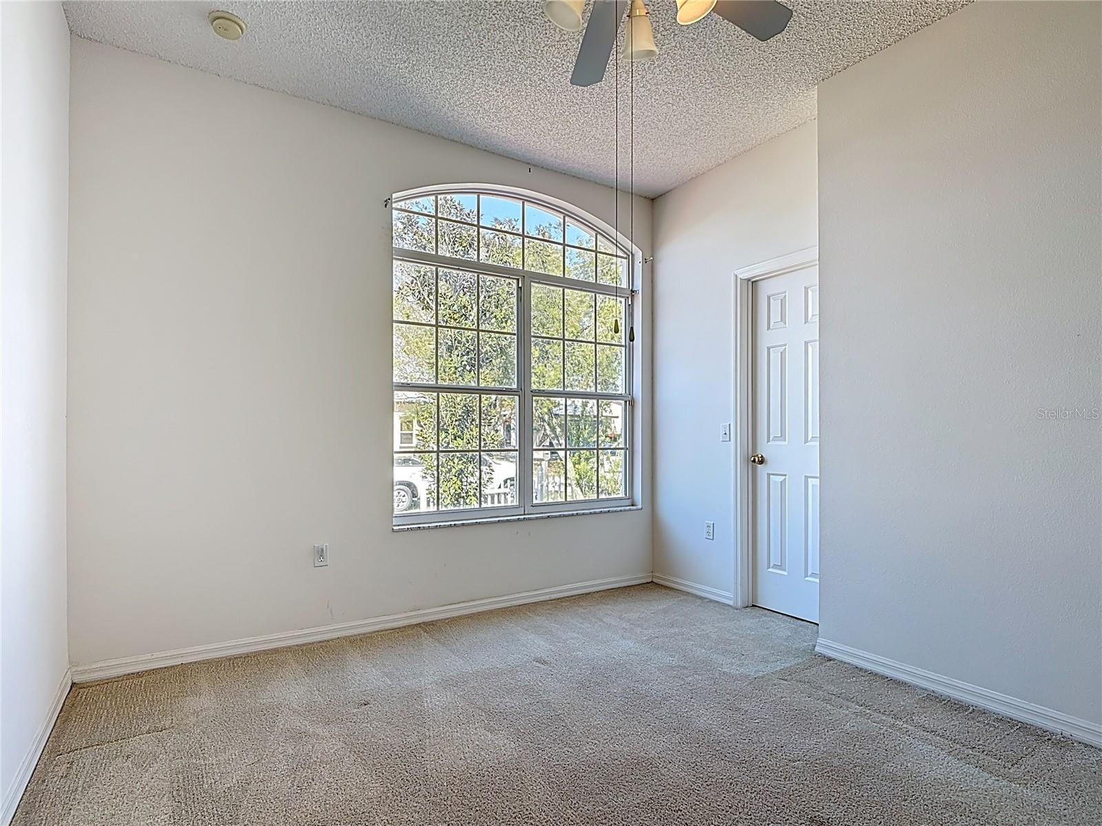 Image 39 of 63 For 309 Aylesbury Court