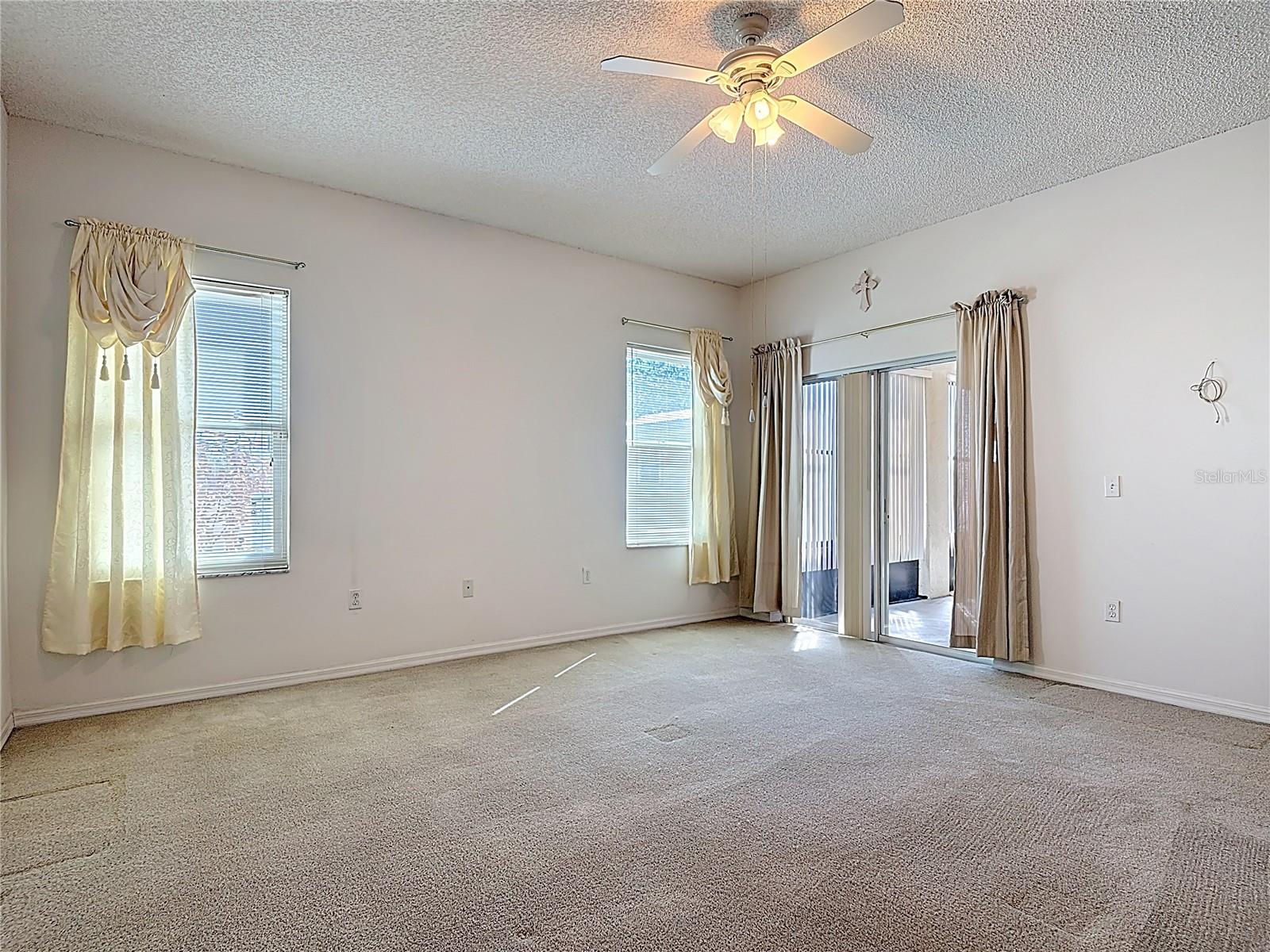 Image 43 of 63 For 309 Aylesbury Court