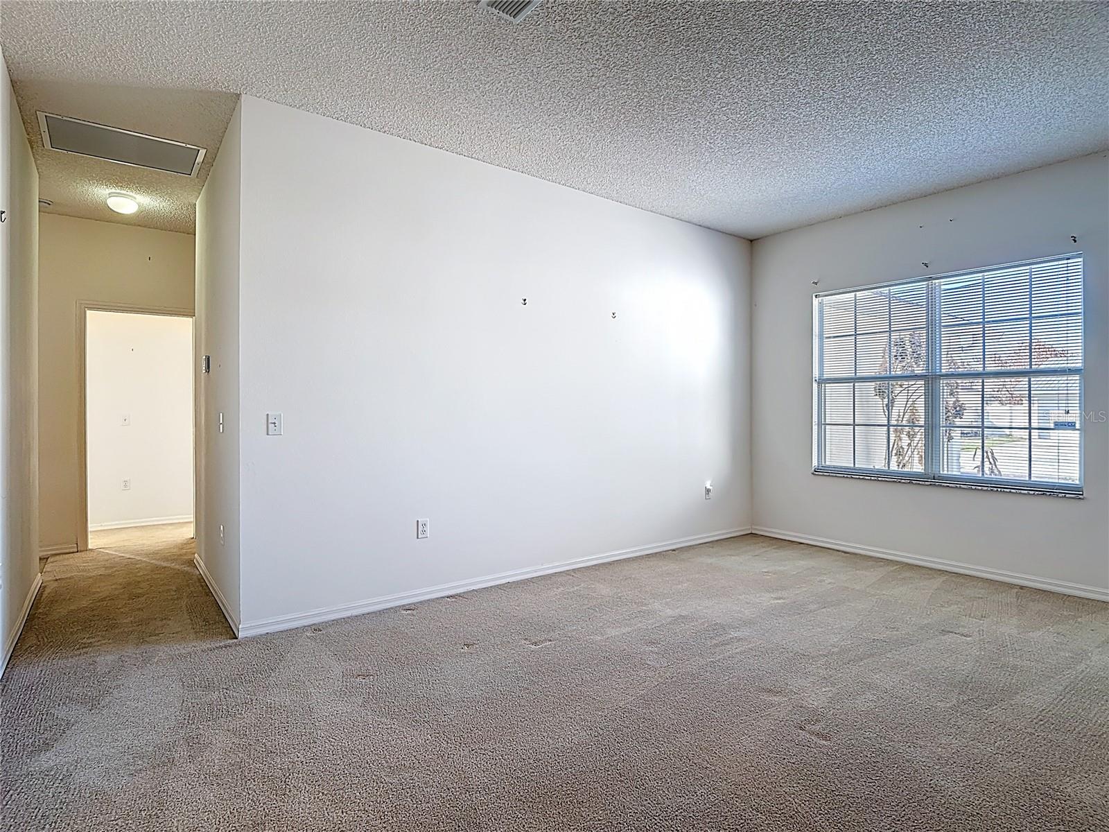 Image 7 of 63 For 309 Aylesbury Court