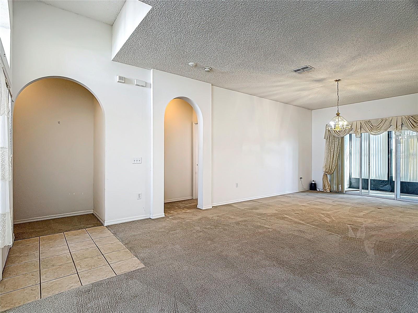 Image 9 of 63 For 309 Aylesbury Court