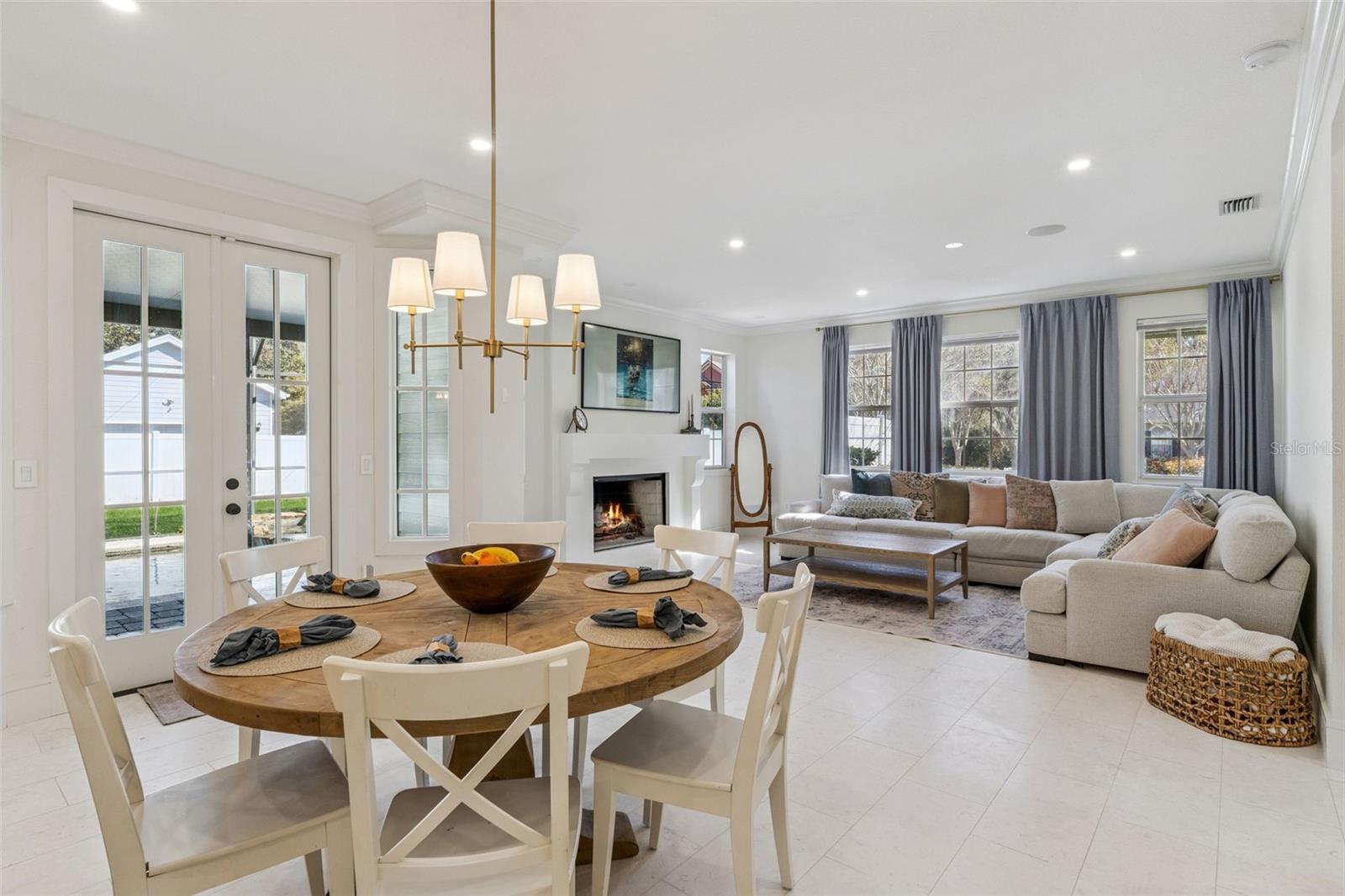 Image 15 of 54 For 430 Courtlea Oaks Boulevard