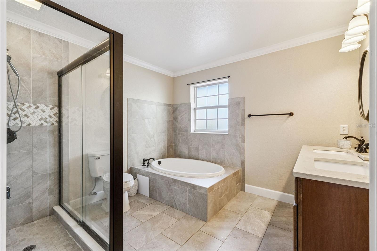 Image 31 of 54 For 430 Courtlea Oaks Boulevard