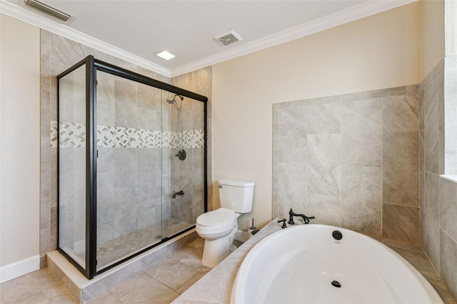 Image 32 of 54 For 430 Courtlea Oaks Boulevard