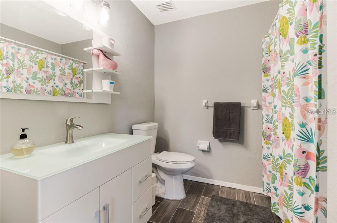 Image 14 of 21 For 13953 Fairway Island Drive 621