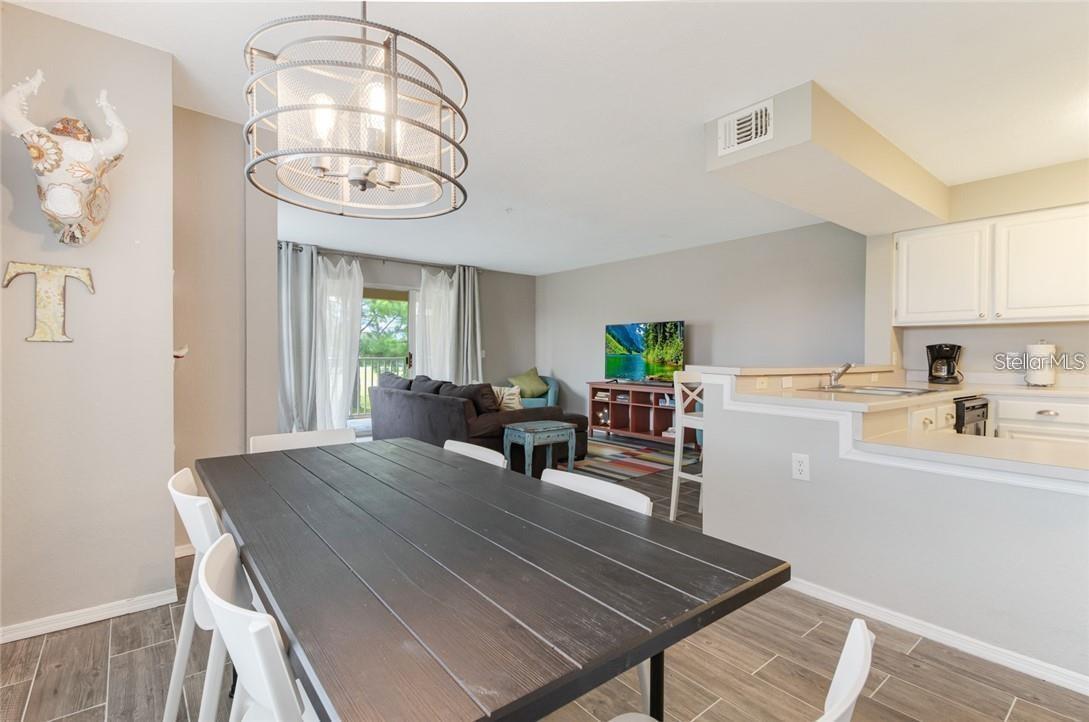 Image 5 of 21 For 13953 Fairway Island Drive 621