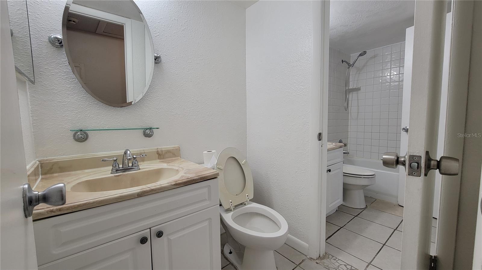 Image 15 of 24 For 6004 Village Circle 6004