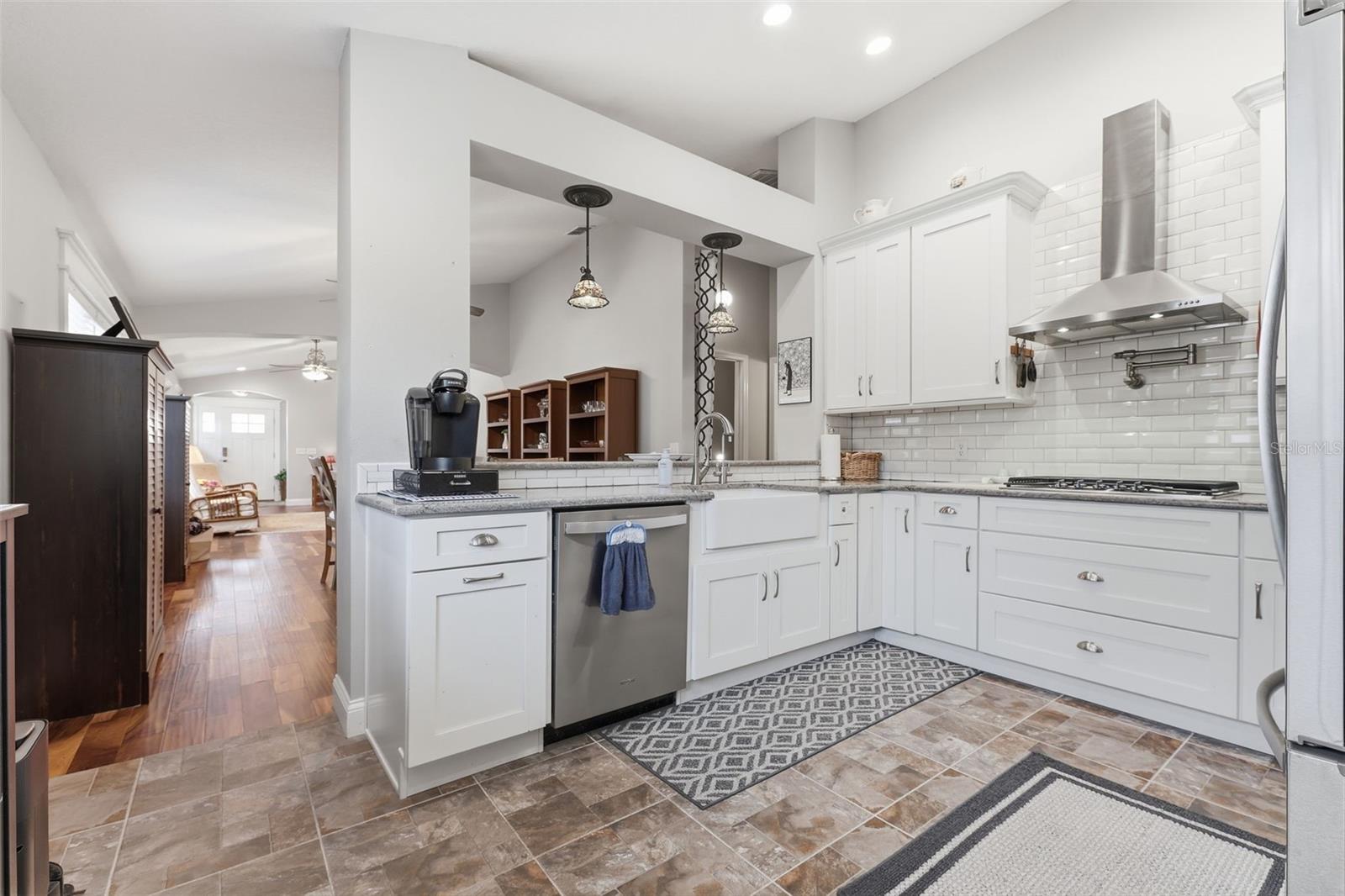 Image 21 of 34 For 1406 Challenger Avenue