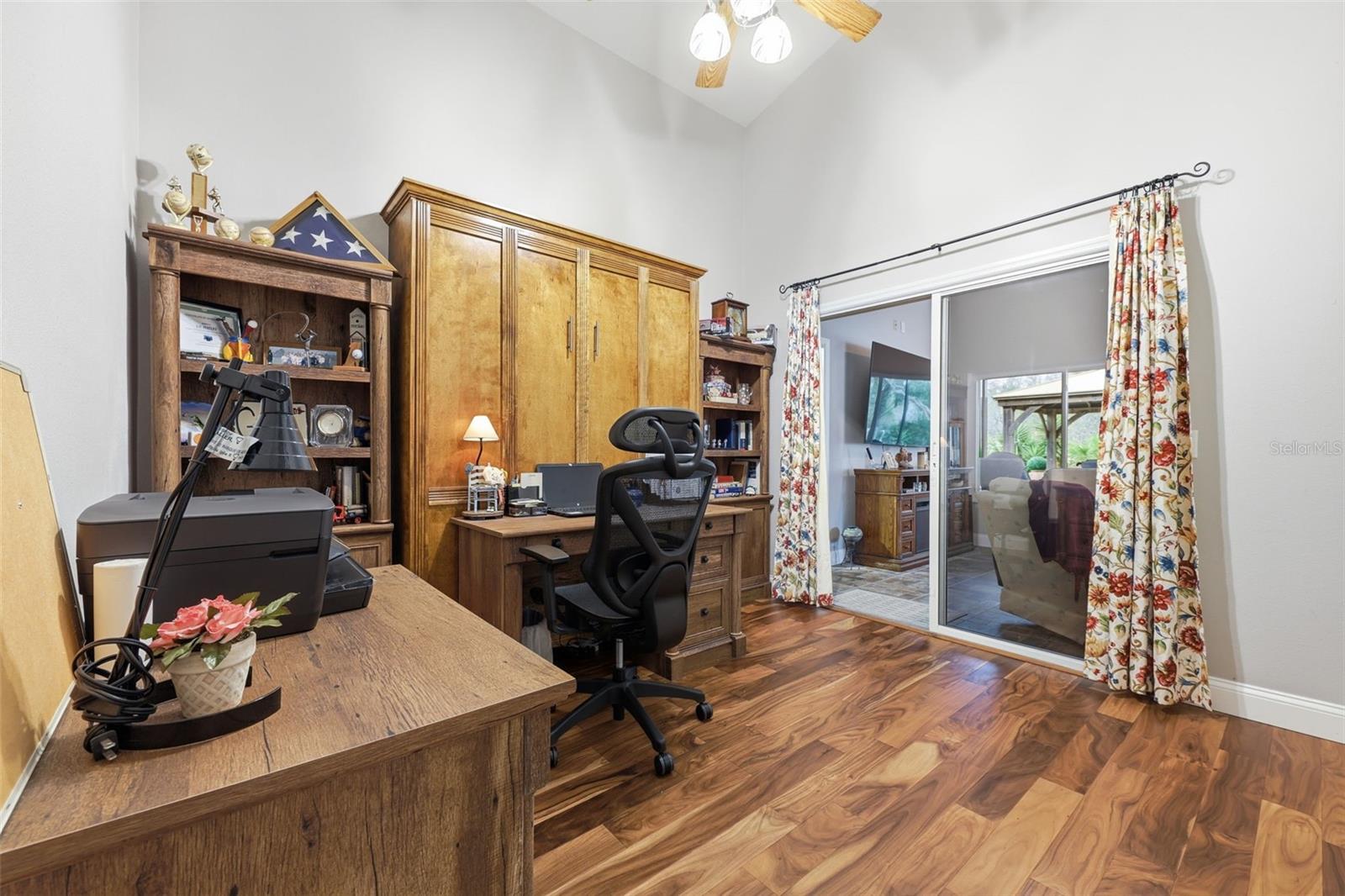 Image 22 of 34 For 1406 Challenger Avenue