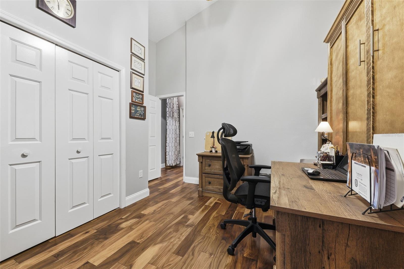 Image 23 of 34 For 1406 Challenger Avenue